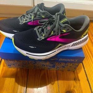 Brooks Adrenaline GTS